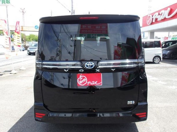 2025 Toyota Voxy hybrid