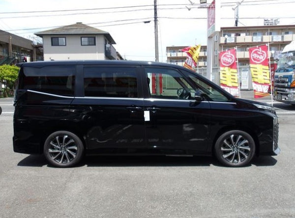 2025 Toyota Voxy hybrid