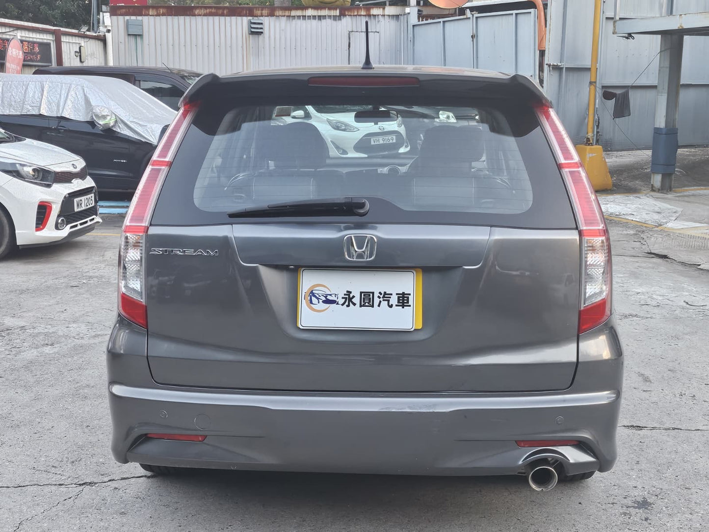 HONDA STREAM 2011