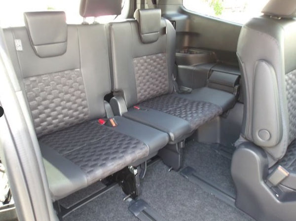 2025 Toyota Voxy hybrid