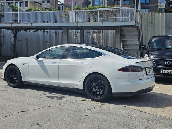 2015 TESLA model S 60