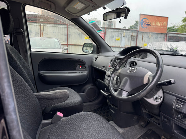 2012年 Toyota Sienta Dice