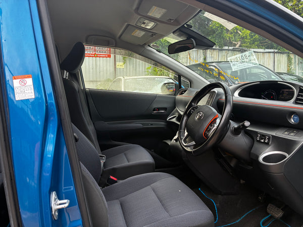 2016 Sienta hybrid