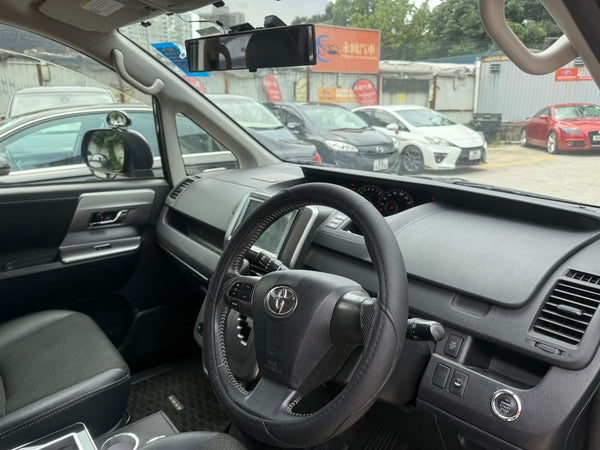 2013 Toyota Voxy