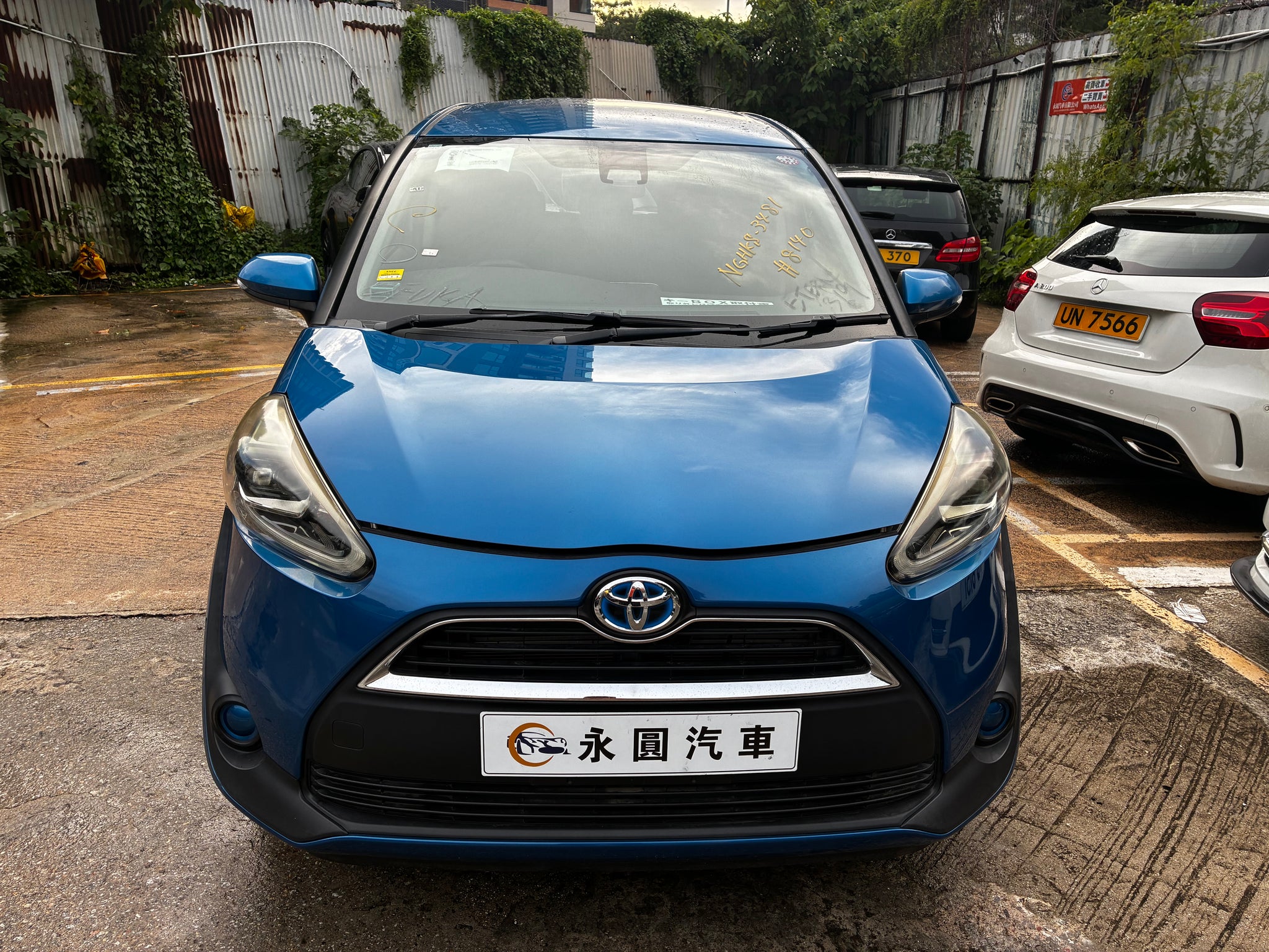 2016 Sienta hybrid