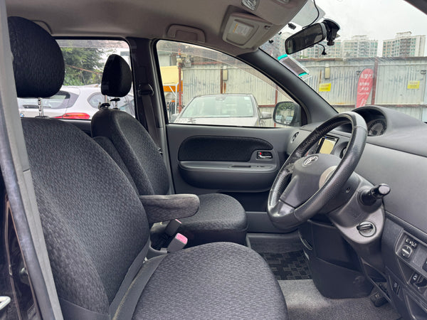 2012年 Toyota Sienta Dice