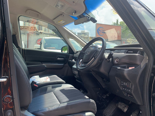 2016 Honda freed hybrid GB7