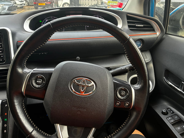 2016 Sienta hybrid