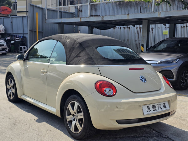 VW Beetle 2.0 Cab