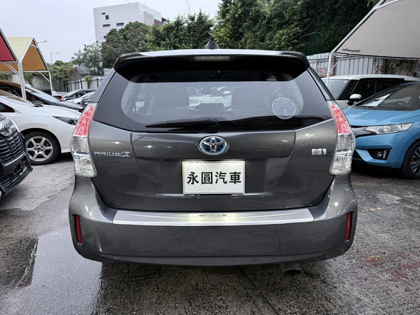 Toyota Prius V 2013