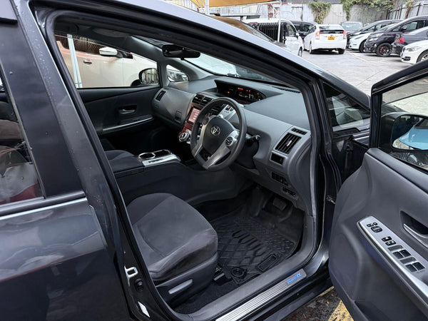 Toyota Prius V 2013
