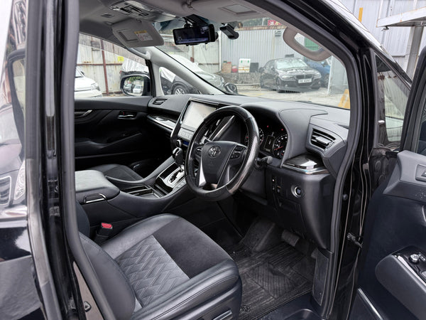 Toyota Vellfire hybrid 2.5