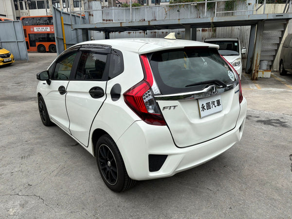 Honda Fit Hybrid 2015