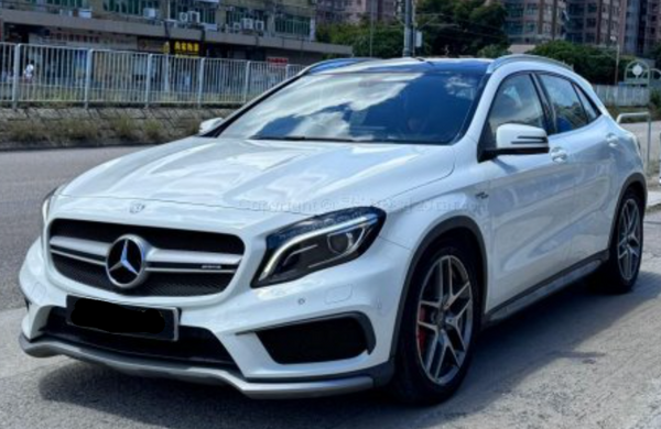 平治 MERCEDES-BENZ GLA45 AMG