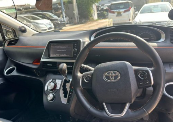 豐田 TOYOTA SIENTA HYBRID G