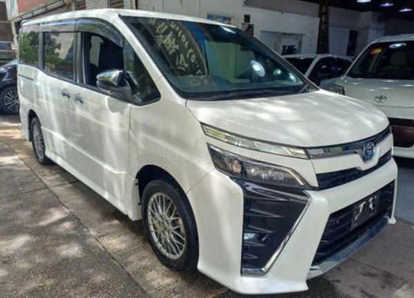 豐田 TOYOTA VOXY HYBRID ZS