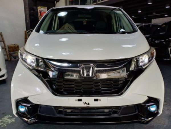 本田 HONDA FREED HYBRID GB7