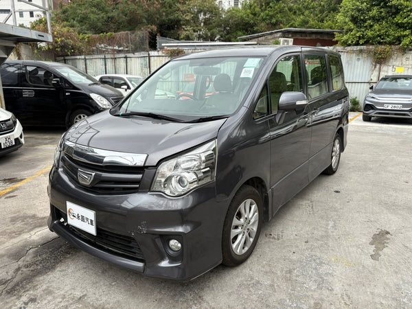 2015 Toyota Noah 70