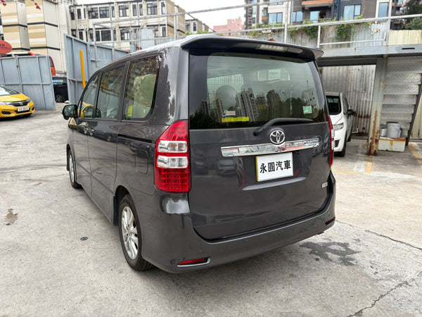 2015 Toyota Noah 70