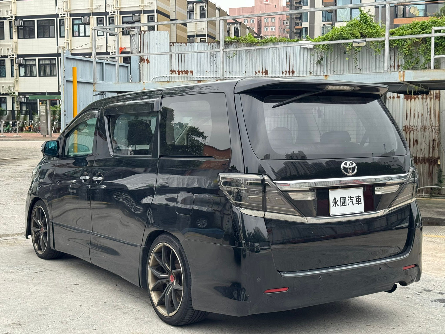 TOYOTA ALPHARD 2.4 2012