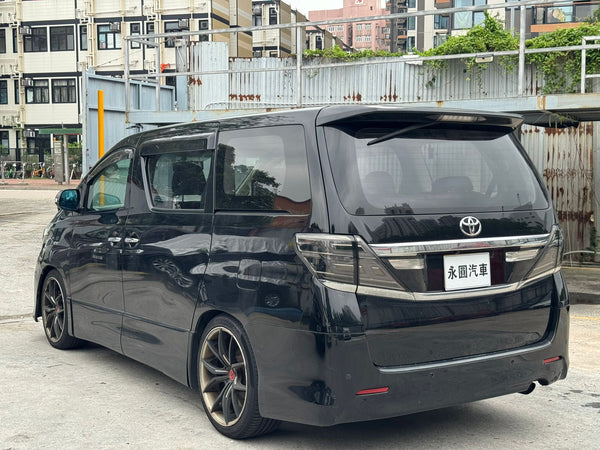 TOYOTA ALPHARD 2012