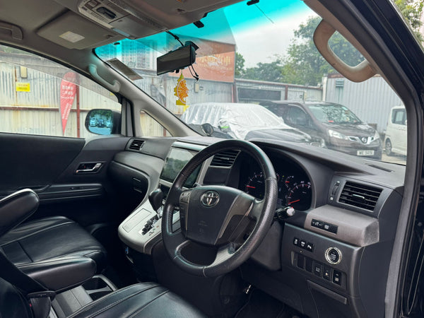 TOYOTA ALPHARD 2012