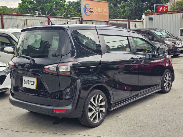 Toyota Sienta 2015
