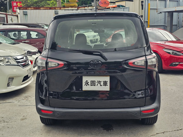 Toyota Sienta 2015