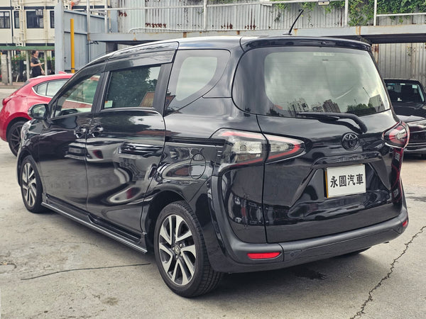 Toyota Sienta 2015