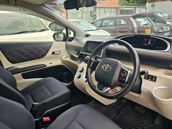 Toyota Sienta 2015