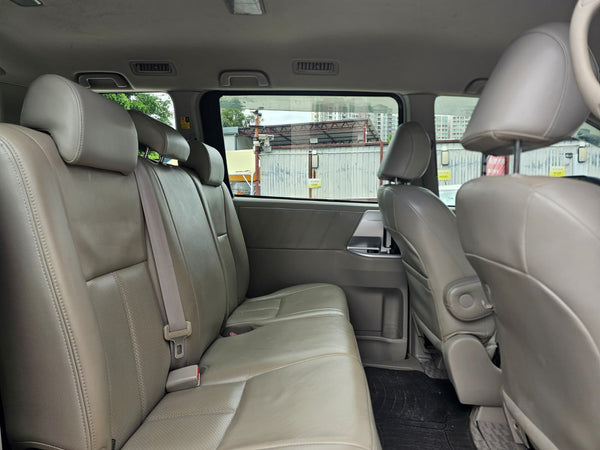 Toyota Noah 2013