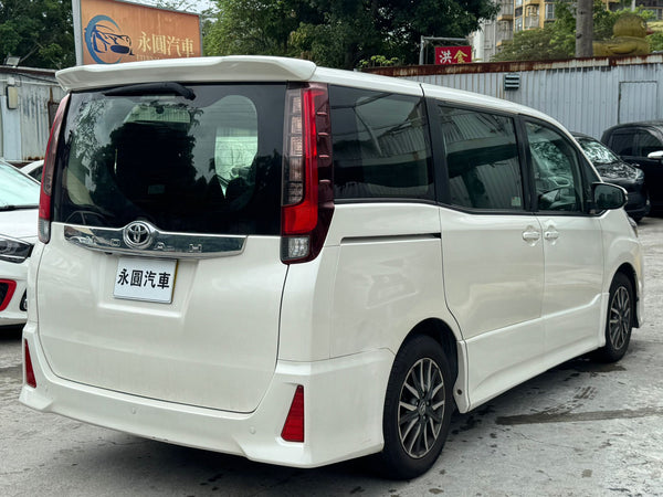 Toyota Noah 2016