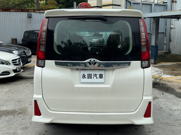 Toyota Noah 2016