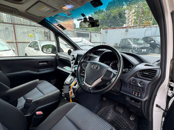 Toyota Noah 2016