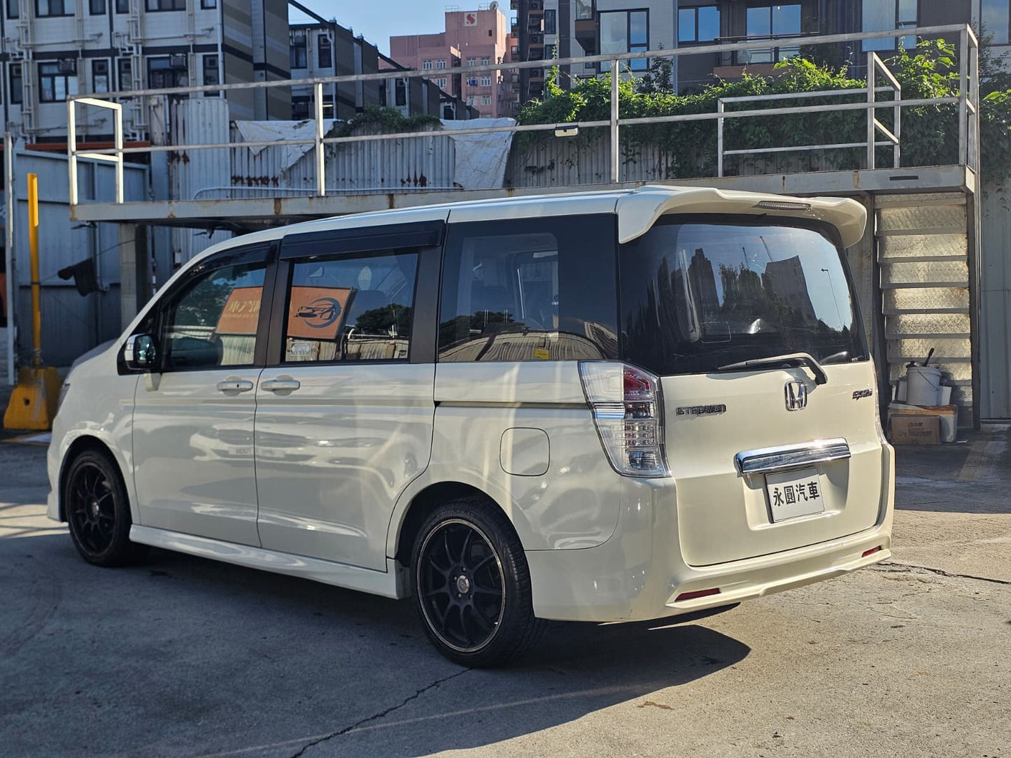 HONDA STEPWGN SPADA S 2011