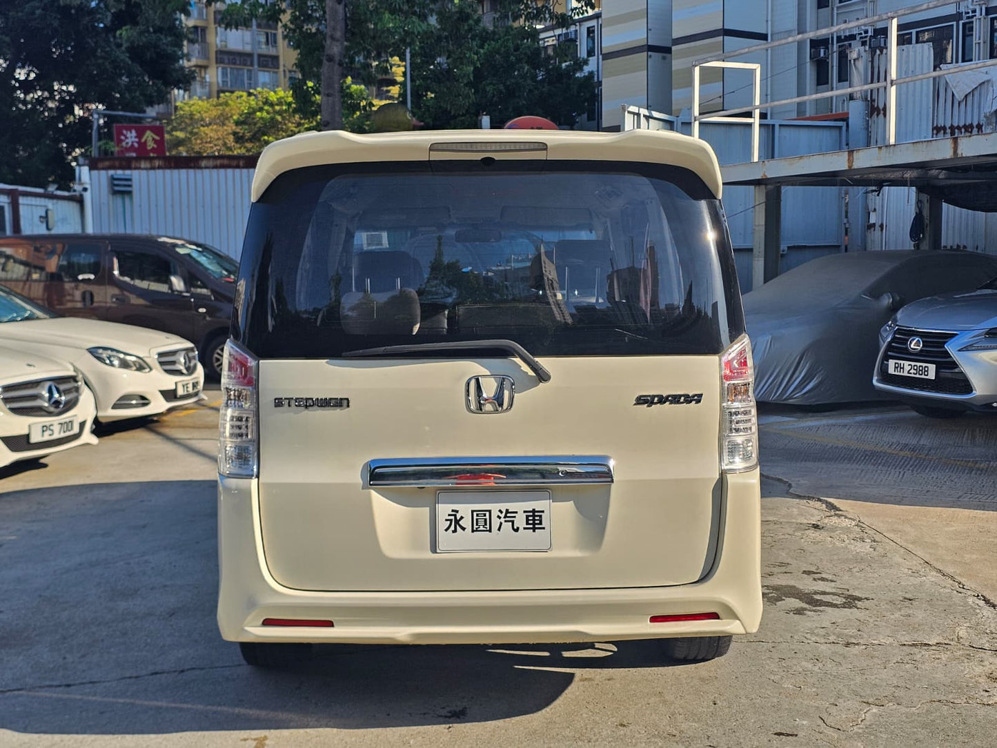 HONDA STEPWGN SPADA S 2011