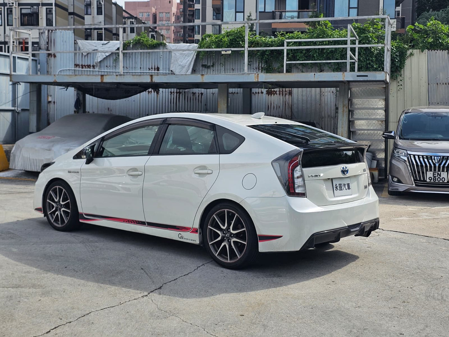 TOYOTA PRIUS GS 2012