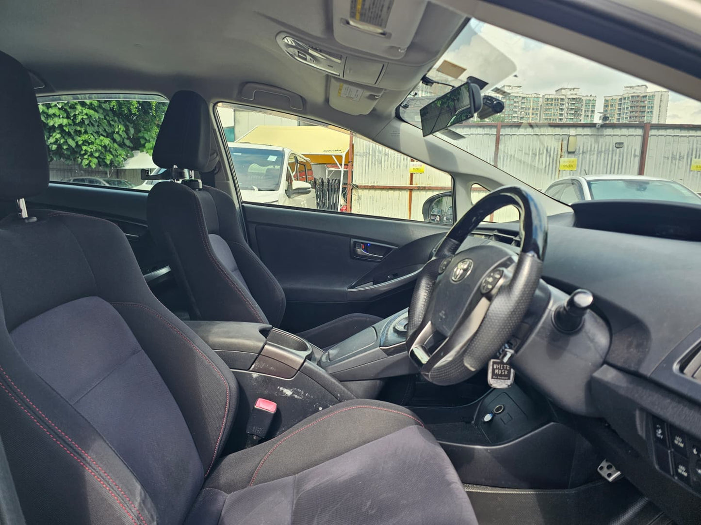 TOYOTA PRIUS GS 2012