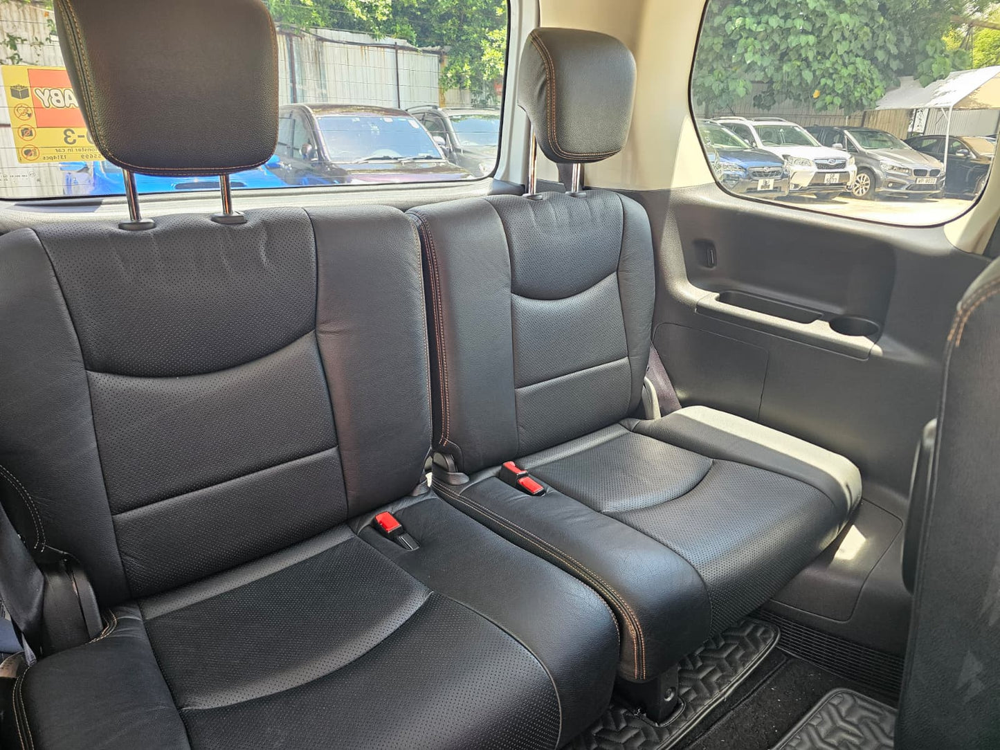 Nissan Serena 2014