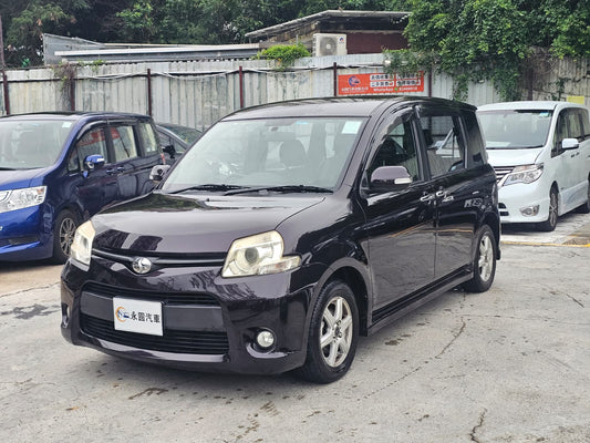 Toyota Sienta 2011