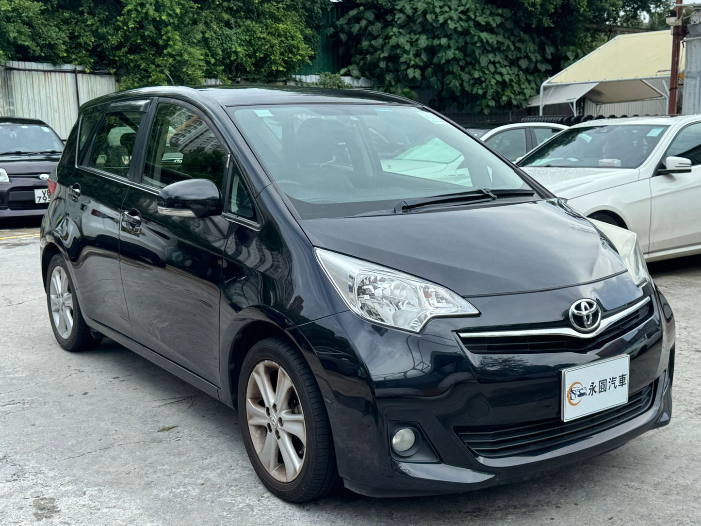 Toyota Ractis 2012