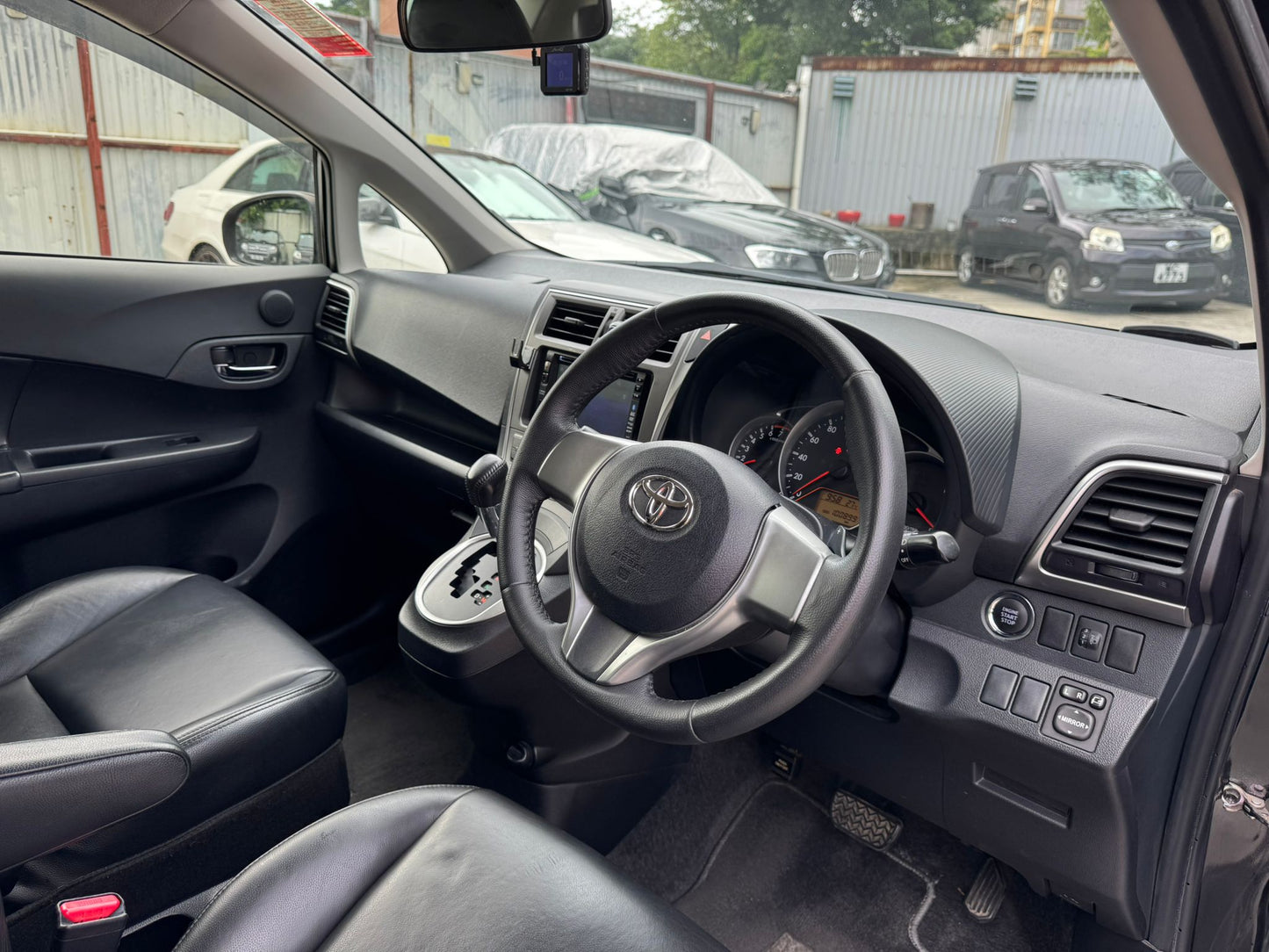 Toyota Ractis 2012