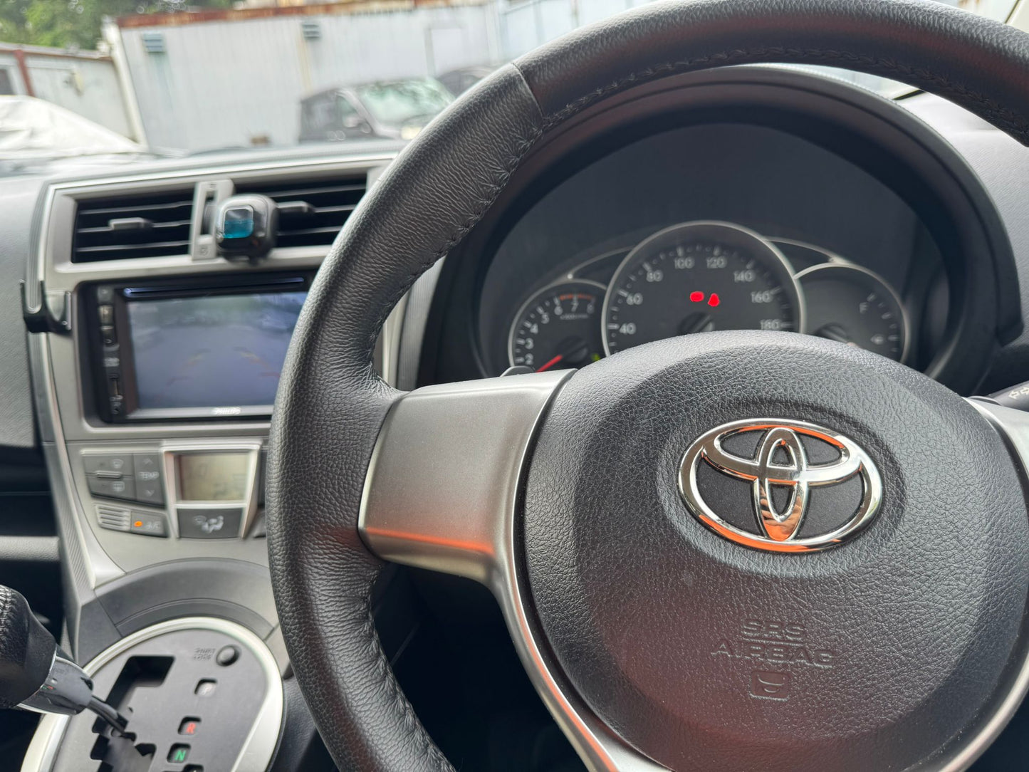 Toyota Ractis 2012