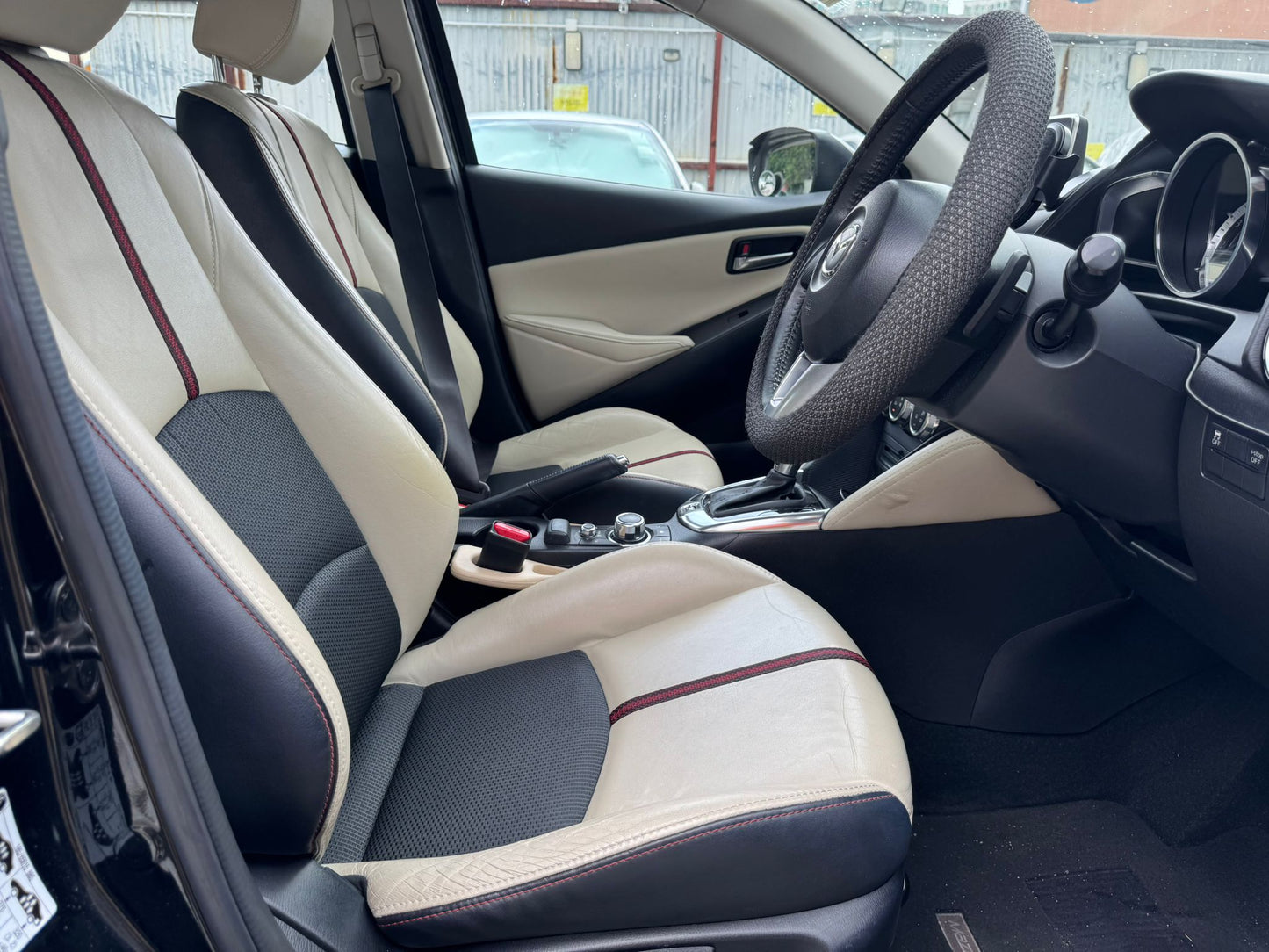 Mazda Mazda2 2015