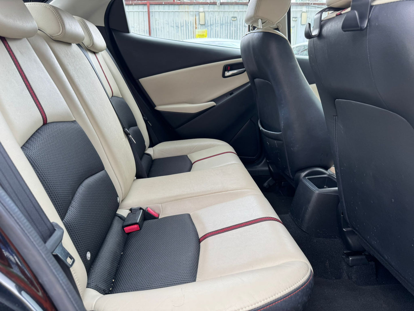 Mazda Mazda2 2015