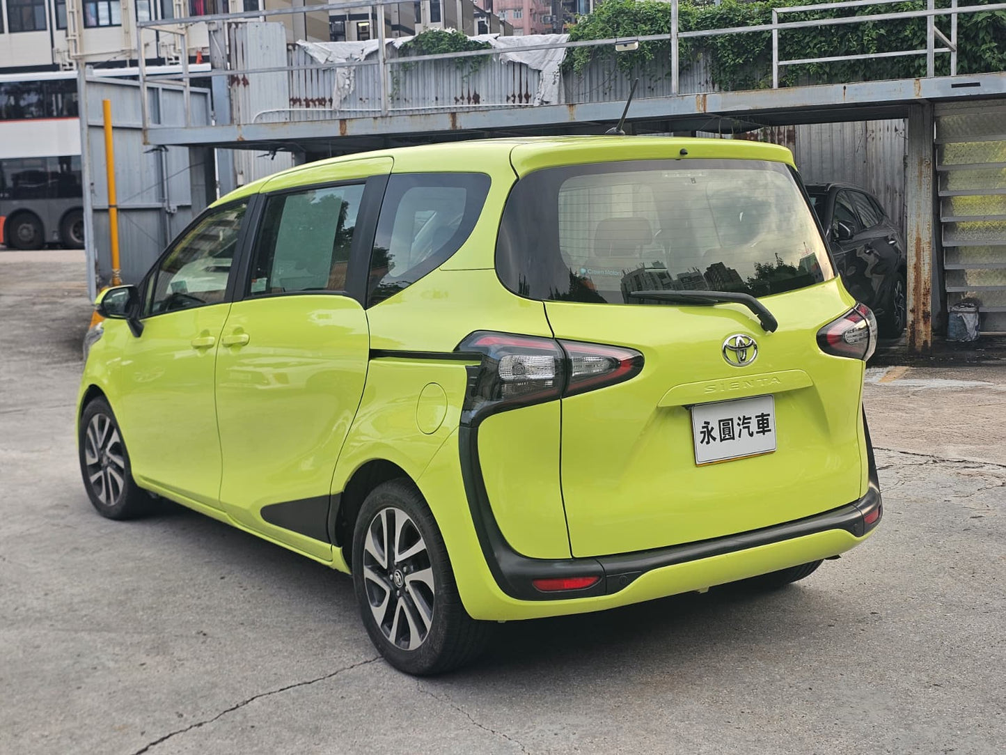 TOYOTA SIENTA 2015
