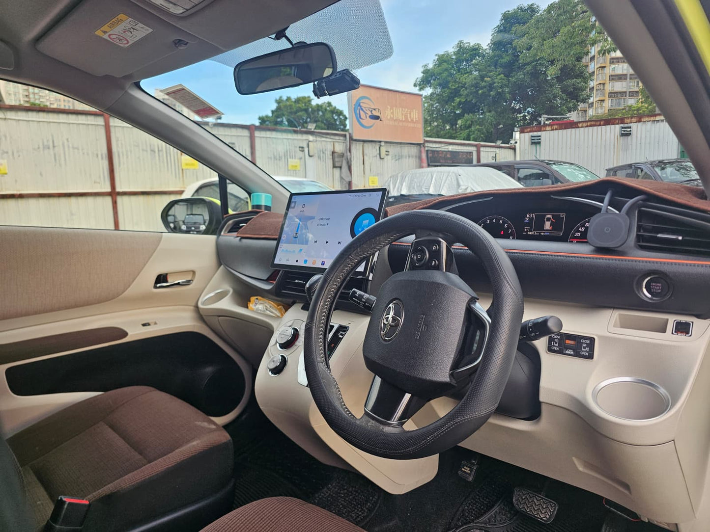 TOYOTA SIENTA 2015