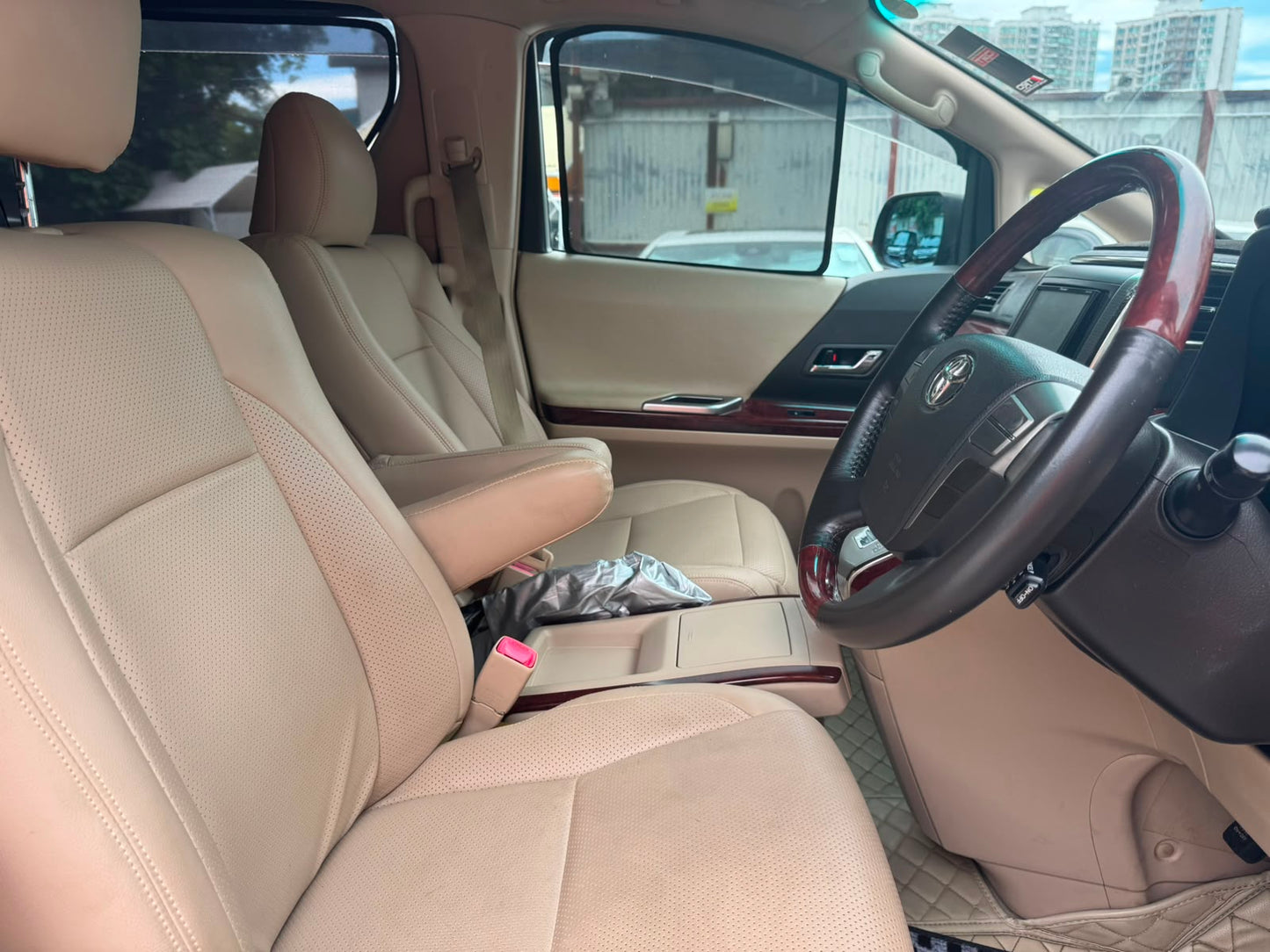 Toyota Alphard 2009
