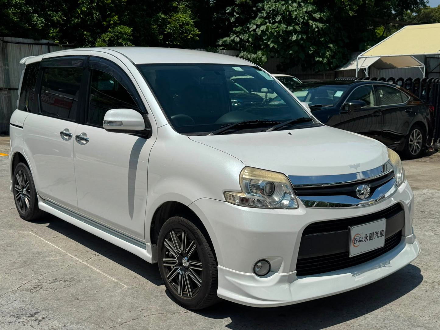 TOYOTA SIENTA 2011