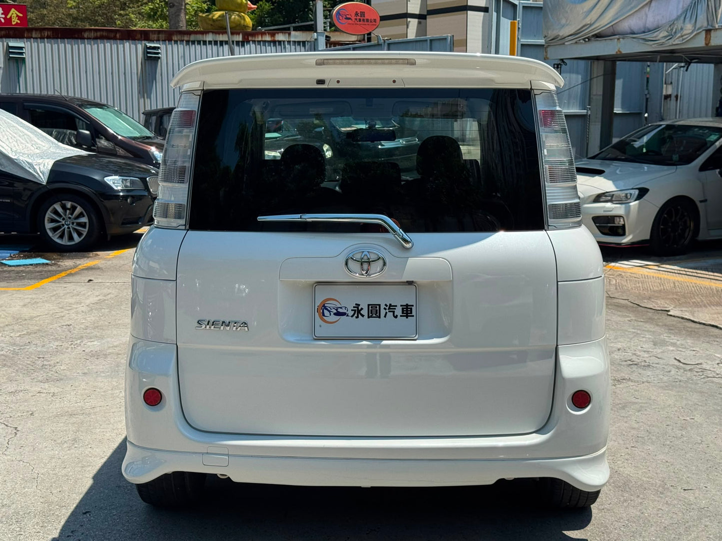TOYOTA SIENTA 2011
